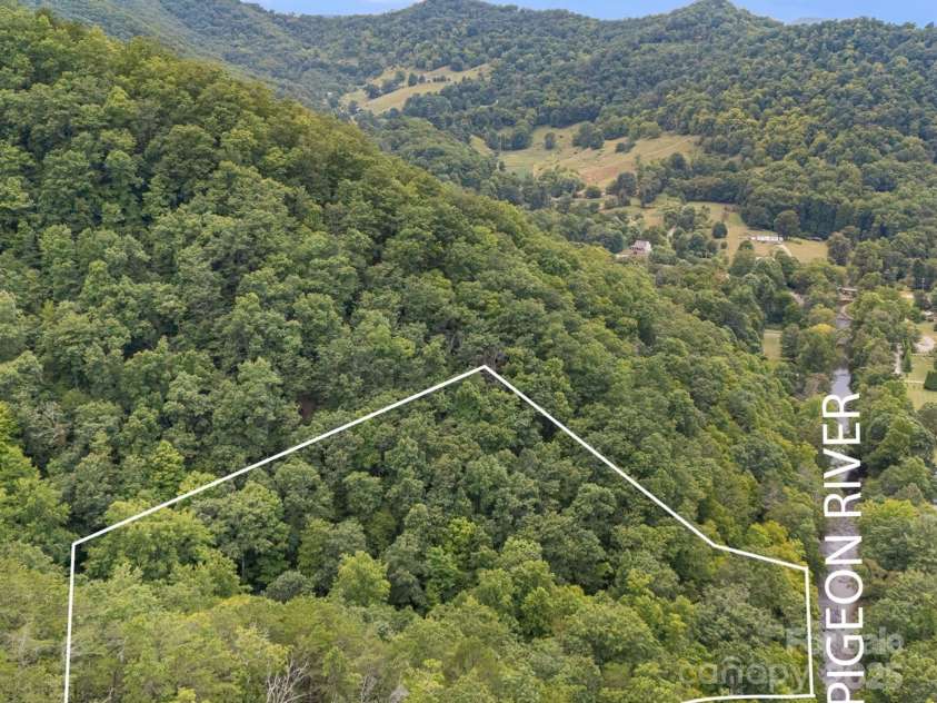 265 Laurel Branch Road, Canton, NC 28716.  MLS# CAR4231718, YatesRealty ID 2017. Great location is convenient to both Canton and Waynesville, the Blue Ridge Parkway and Pisgah Forest, and Springdale Golf Course is just a few miles down the road!