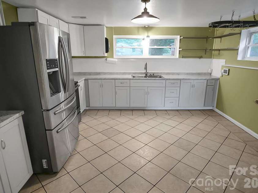 1305 Markway Street, Shelby, NC 28150.  MLS# CAR4379303, YatesRealty ID 20171. 