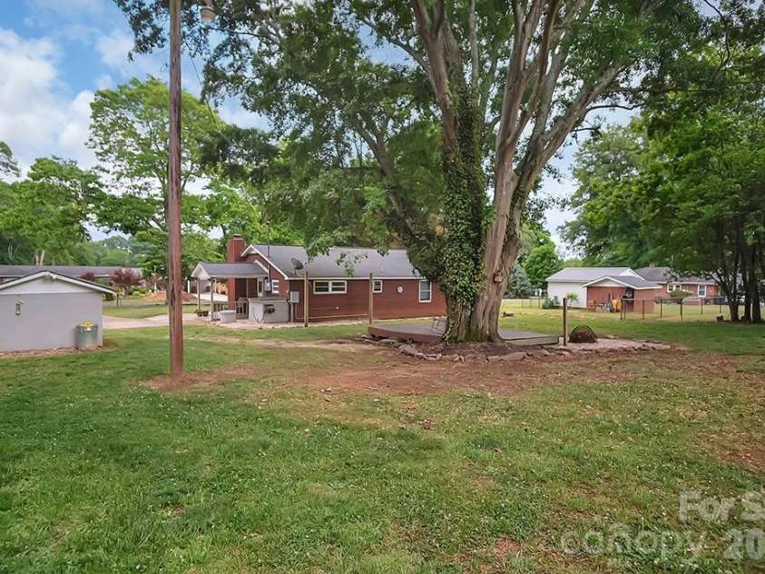 1305 Markway Street, Shelby, NC 28150.  MLS# CAR4379303, YatesRealty ID 20171. 