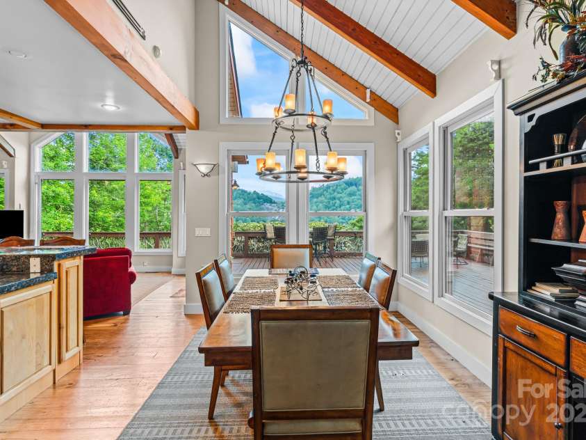 300 Falls View Drive, Lake Toxaway, NC 28774.  MLS# CAR4311504, YatesRealty ID 20171. 