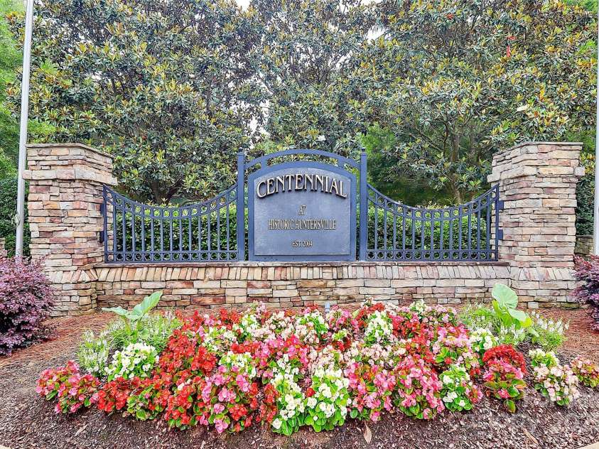 14904 Rosemary Way Drive, Huntersville, NC 28078.  MLS# CAR4266455, YatesRealty ID 20172. Beautiful community entry.