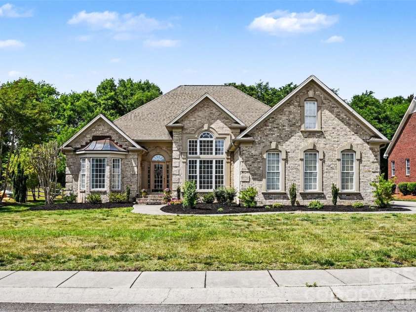 3960 Troon Drive, Concord, NC 28027.  MLS# CAR4378188, YatesRealty ID 20172. 