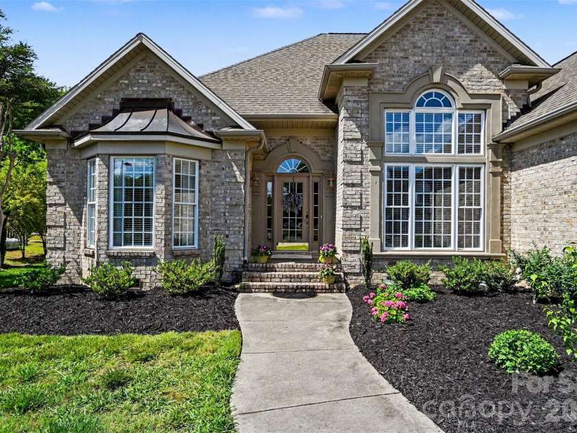 3960 Troon Drive, Concord, NC 28027.  MLS# CAR4378188, YatesRealty ID 20172. 