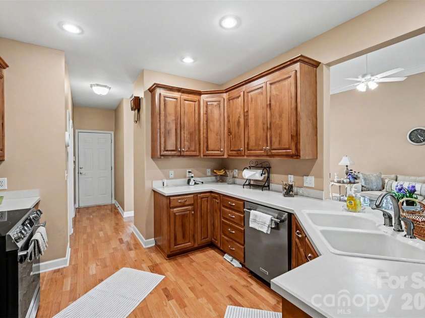 3960 Troon Drive, Concord, NC 28027.  MLS# CAR4378188, YatesRealty ID 20172. 