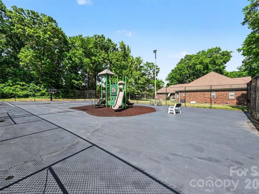 3960 Troon Drive, Concord, NC 28027.  MLS# CAR4378188, YatesRealty ID 20172. 