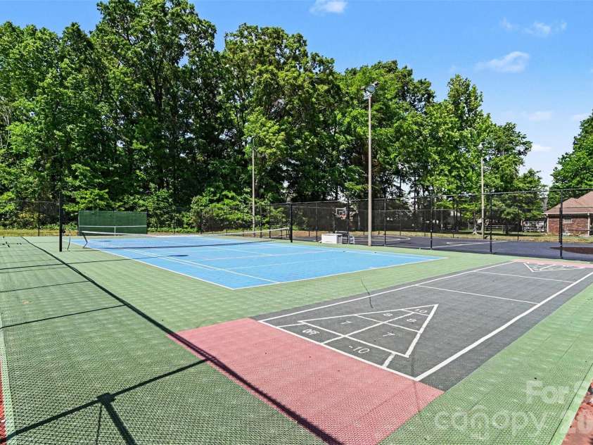 3960 Troon Drive, Concord, NC 28027.  MLS# CAR4378188, YatesRealty ID 20172. 