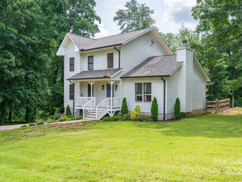 1256 Canseco Lane, Hickory, NC 28602.  MLS# CAR4266894, YatesRealty ID 20175. 