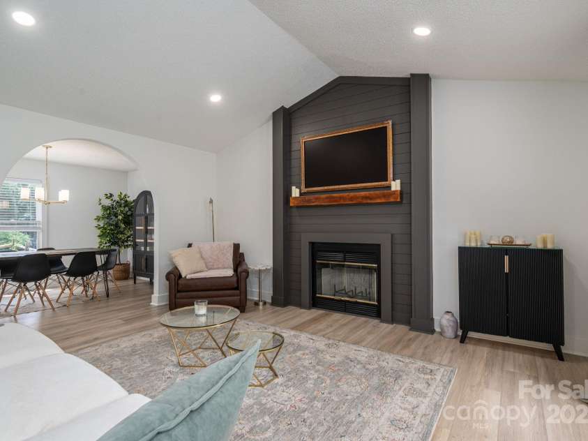 1256 Canseco Lane, Hickory, NC 28602.  MLS# CAR4266894, YatesRealty ID 20175. 