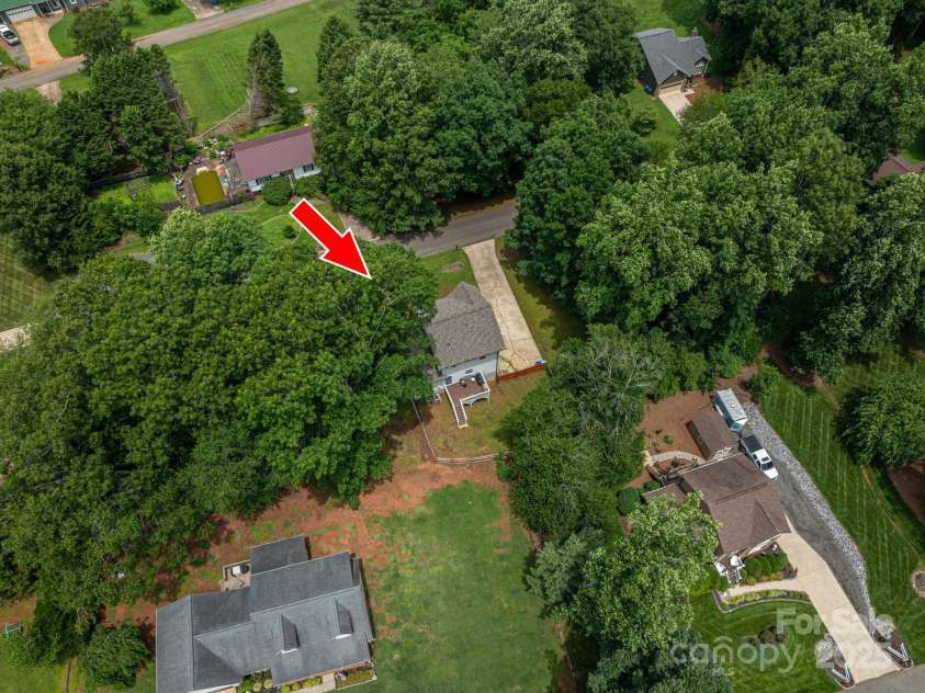 1256 Canseco Lane, Hickory, NC 28602.  MLS# CAR4266894, YatesRealty ID 20175. 