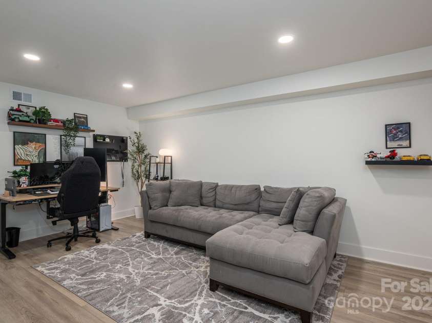1256 Canseco Lane, Hickory, NC 28602.  MLS# CAR4266894, YatesRealty ID 20175. Flex space-basement
