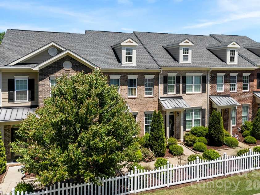 4317 Courtly Lane, Belmont, NC 28012.  MLS# CAR4379601, YatesRealty ID 20175. 