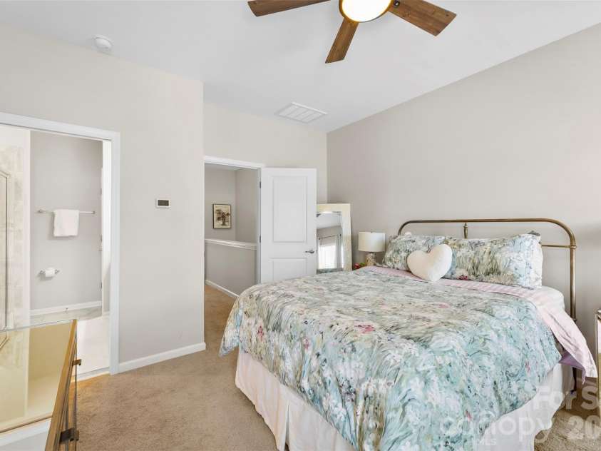 4317 Courtly Lane, Belmont, NC 28012.  MLS# CAR4379601, YatesRealty ID 20175. 
