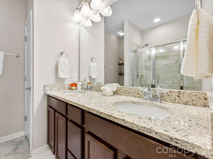 4317 Courtly Lane, Belmont, NC 28012.  MLS# CAR4379601, YatesRealty ID 20175. 