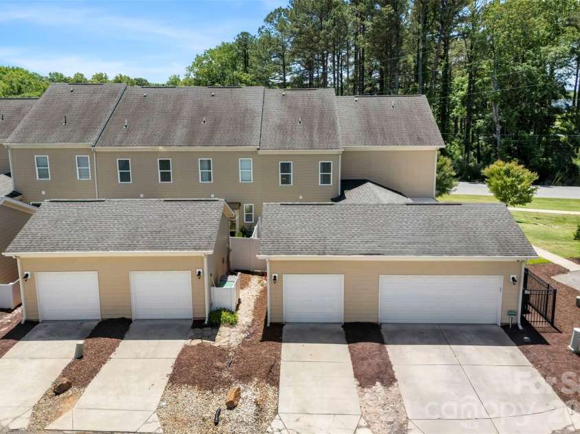 4317 Courtly Lane, Belmont, NC 28012.  MLS# CAR4379601, YatesRealty ID 20175. 