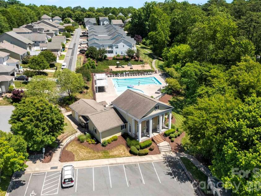 4317 Courtly Lane, Belmont, NC 28012.  MLS# CAR4379601, YatesRealty ID 20175. 
