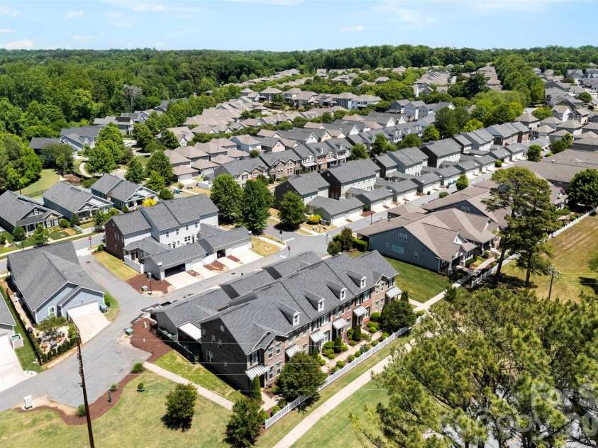 4317 Courtly Lane, Belmont, NC 28012.  MLS# CAR4379601, YatesRealty ID 20175. 