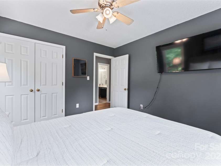 107 Glenmont Court, Mooresville, NC 28117.  MLS# CAR4267304, YatesRealty ID 20176. 2nd bedroom on upper level