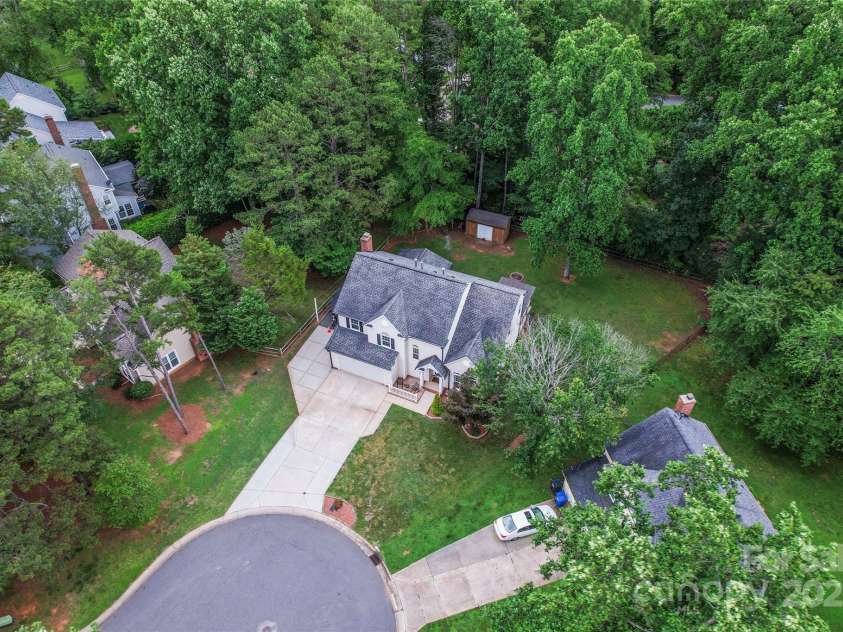 107 Glenmont Court, Mooresville, NC 28117.  MLS# CAR4267304, YatesRealty ID 20176. Cul-de-sac lot