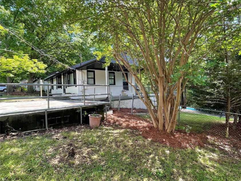 609 Glenn Street, Gastonia, NC 28052.  MLS# CAR4380166, YatesRealty ID 20176. 