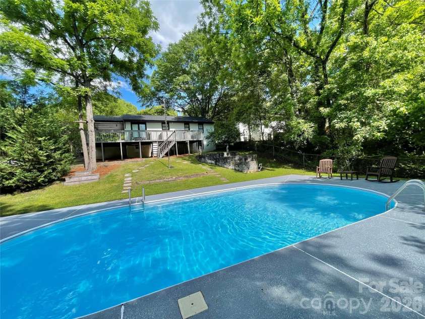 609 Glenn Street, Gastonia, NC 28052.  MLS# CAR4380166, YatesRealty ID 20176. 