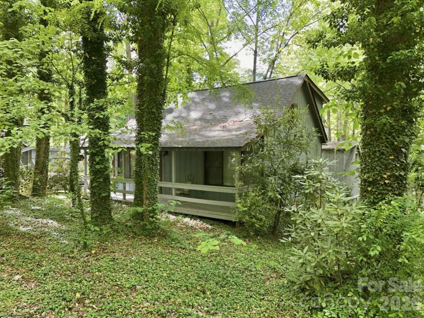 50 Gail Drive, Maggie Valley, NC 28751.  MLS# CAR4380085, YatesRealty ID 20177. 