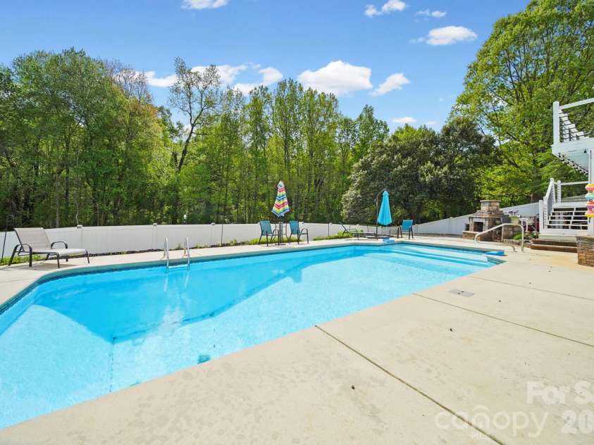122 Easy Street, Mooresville, NC 28117.  MLS# CAR4367277, YatesRealty ID 20178. 