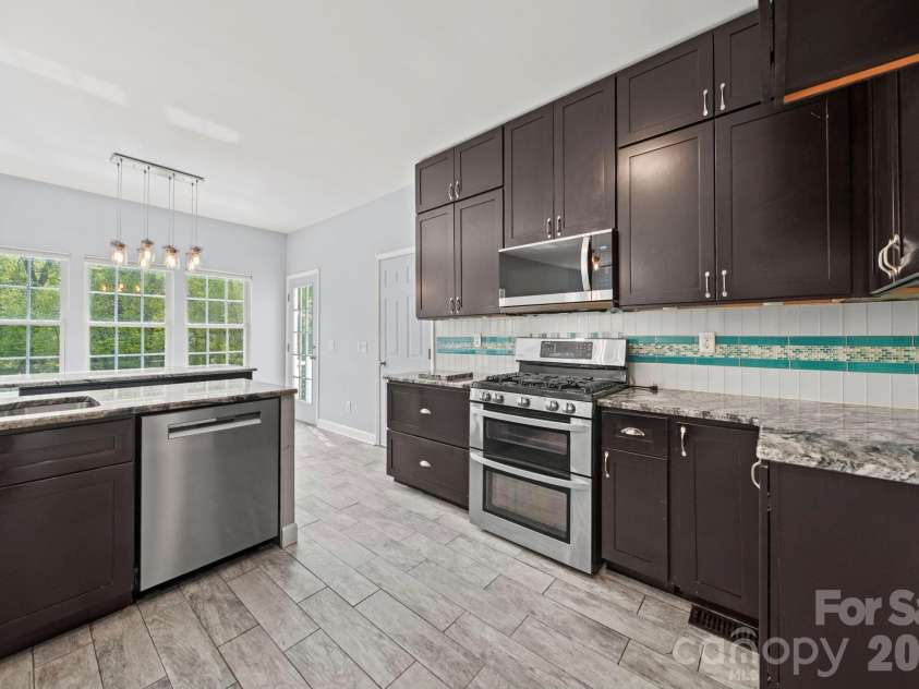 122 Easy Street, Mooresville, NC 28117.  MLS# CAR4367277, YatesRealty ID 20178. 