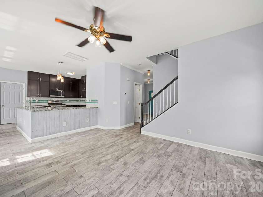 122 Easy Street, Mooresville, NC 28117.  MLS# CAR4367277, YatesRealty ID 20178. 