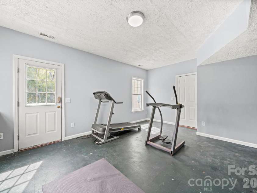 122 Easy Street, Mooresville, NC 28117.  MLS# CAR4367277, YatesRealty ID 20178. 