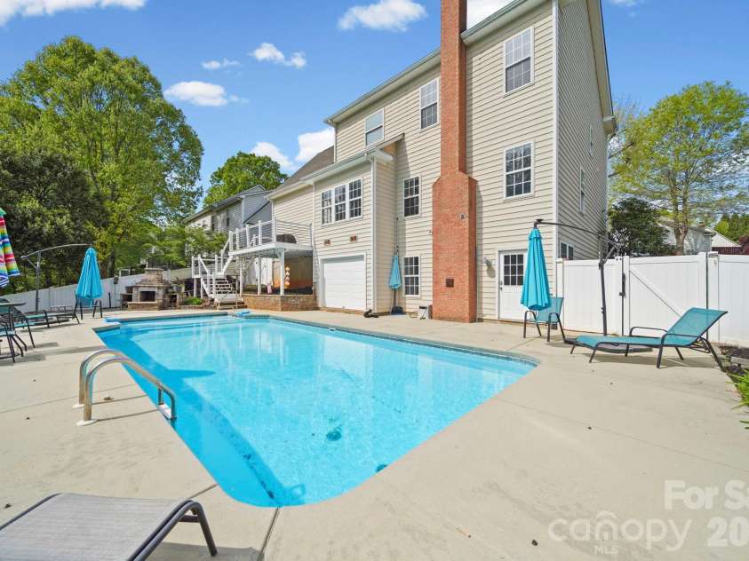 122 Easy Street, Mooresville, NC 28117.  MLS# CAR4367277, YatesRealty ID 20178. 