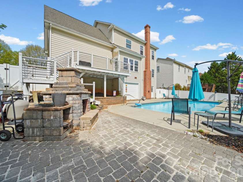 122 Easy Street, Mooresville, NC 28117.  MLS# CAR4367277, YatesRealty ID 20178. 