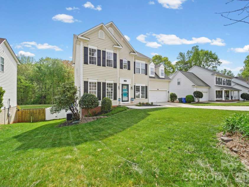 122 Easy Street, Mooresville, NC 28117.  MLS# CAR4367277, YatesRealty ID 20178. 