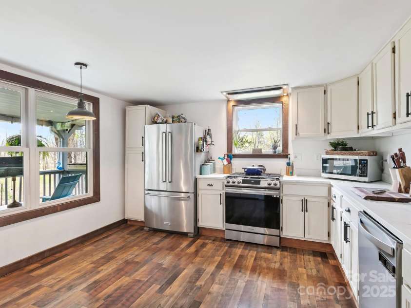 71 Mace Road, Marshall, NC 28753.  MLS# CAR4247339, YatesRealty ID 20178. 