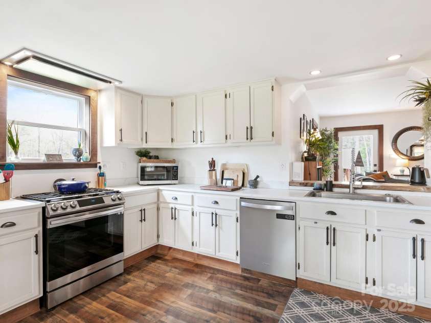 71 Mace Road, Marshall, NC 28753.  MLS# CAR4247339, YatesRealty ID 20178. 