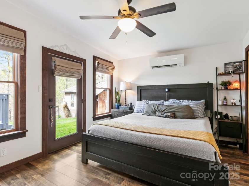 71 Mace Road, Marshall, NC 28753.  MLS# CAR4247339, YatesRealty ID 20178. 