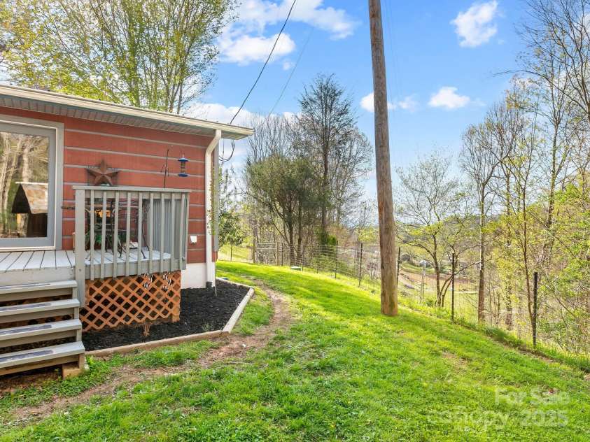 71 Mace Road, Marshall, NC 28753.  MLS# CAR4247339, YatesRealty ID 20178. 