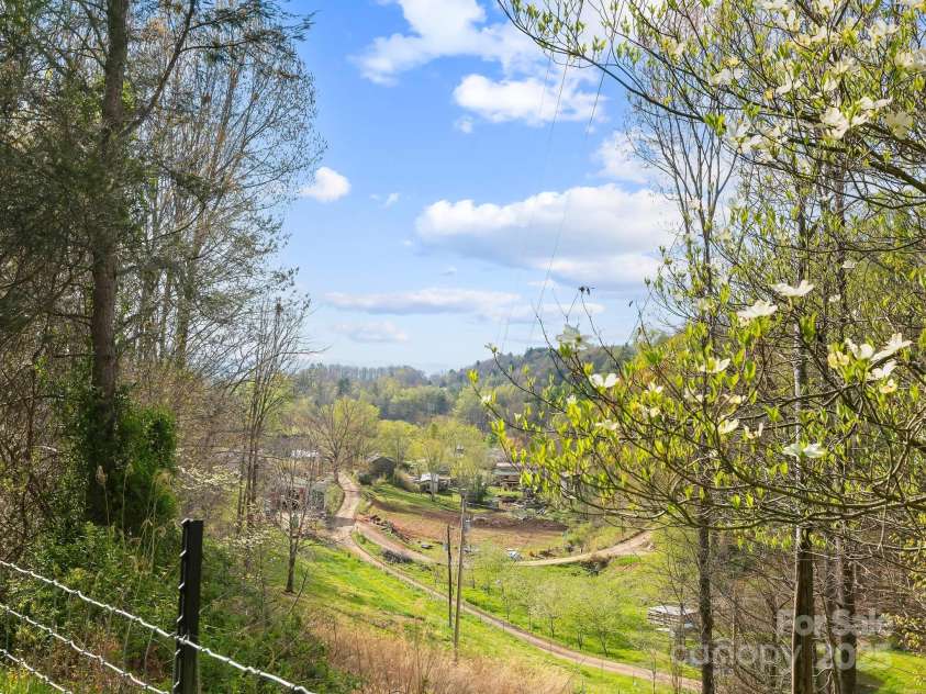 71 Mace Road, Marshall, NC 28753.  MLS# CAR4247339, YatesRealty ID 20178. 