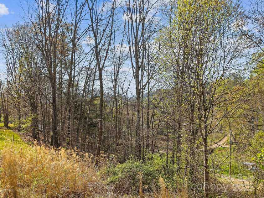 71 Mace Road, Marshall, NC 28753.  MLS# CAR4247339, YatesRealty ID 20178. 