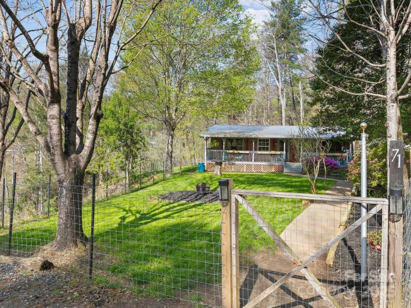 71 Mace Road, Marshall, NC 28753.  MLS# CAR4247339, YatesRealty ID 20178. 