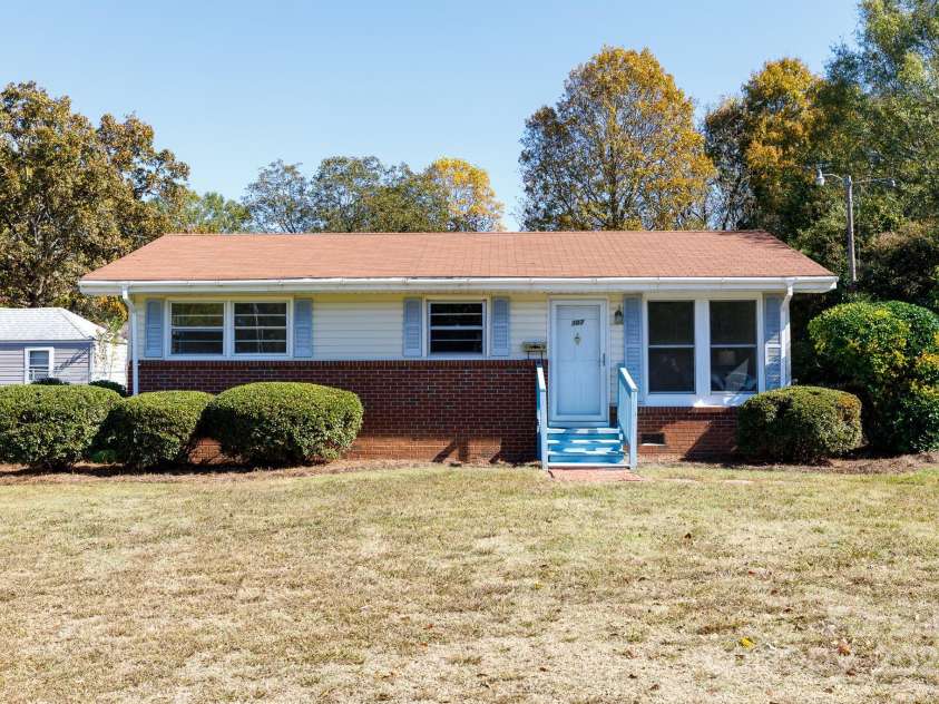107 Mint Street, Clover, SC 29710.  MLS# CAR4318117, YatesRealty ID 20179. 