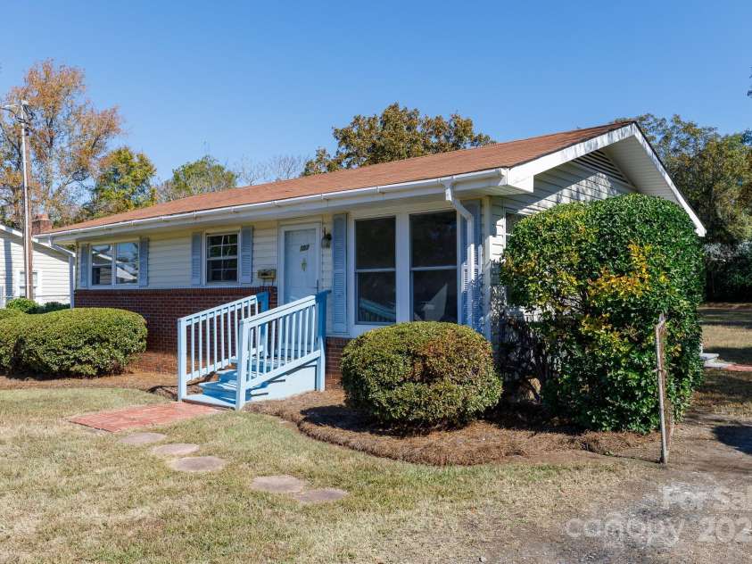 107 Mint Street, Clover, SC 29710.  MLS# CAR4318117, YatesRealty ID 20179. 