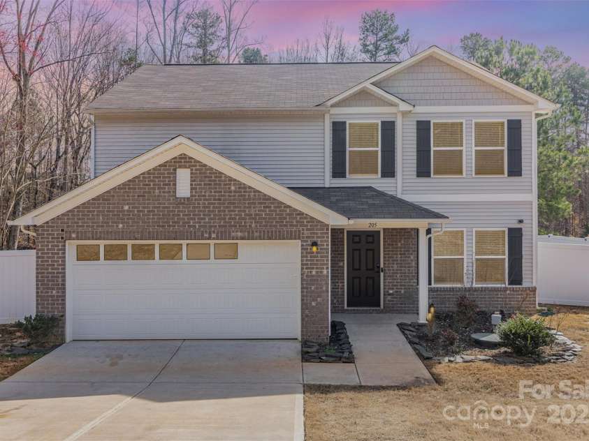 205 Athens Drive, Salisbury, NC 28147.  MLS# CAR4232692, YatesRealty ID 20179. 