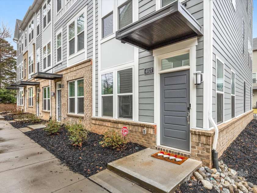 4027 Capital Ridge Court, Charlotte, NC 28205.  MLS# CAR4213738, YatesRealty ID 2018. 