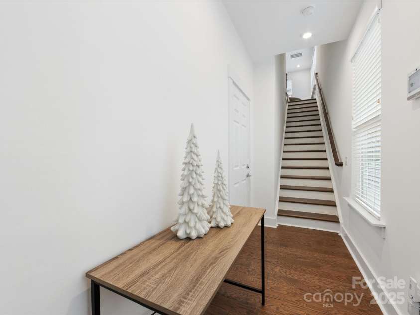 4027 Capital Ridge Court, Charlotte, NC 28205.  MLS# CAR4213738, YatesRealty ID 2018. 