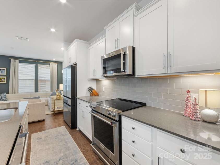 4027 Capital Ridge Court, Charlotte, NC 28205.  MLS# CAR4213738, YatesRealty ID 2018. 