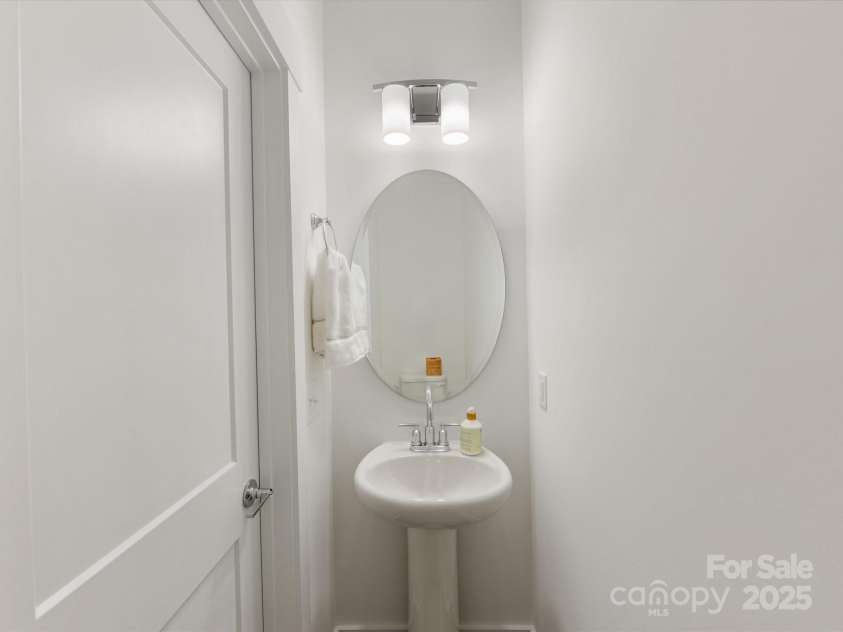 4027 Capital Ridge Court, Charlotte, NC 28205.  MLS# CAR4213738, YatesRealty ID 2018. 
