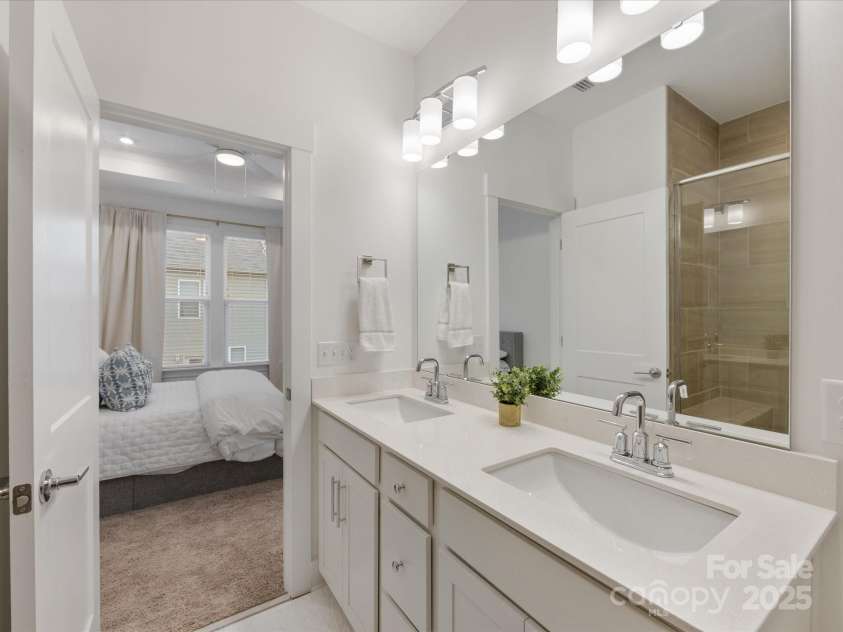 4027 Capital Ridge Court, Charlotte, NC 28205.  MLS# CAR4213738, YatesRealty ID 2018. 
