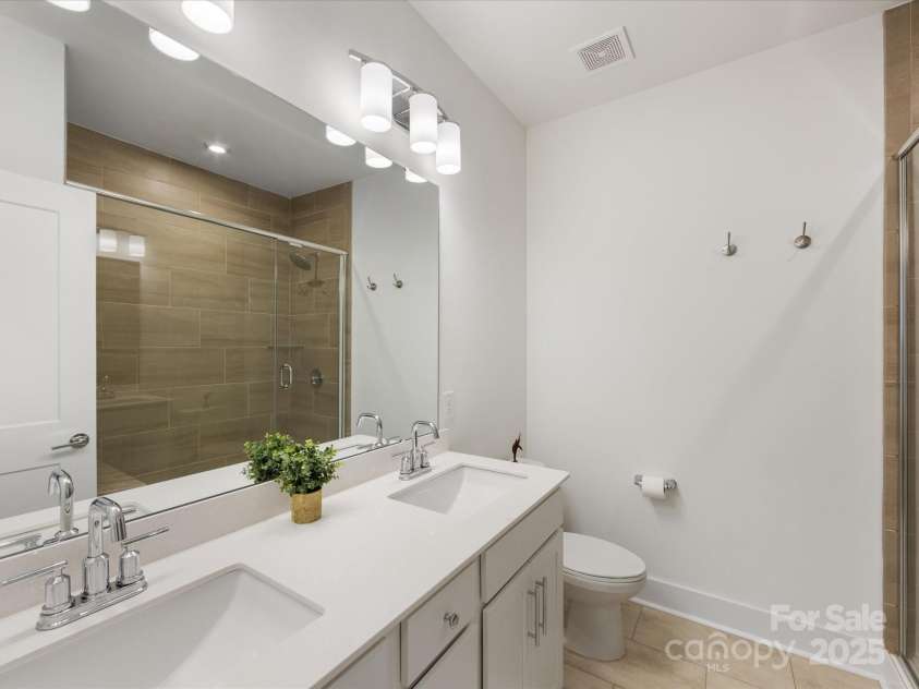 4027 Capital Ridge Court, Charlotte, NC 28205.  MLS# CAR4213738, YatesRealty ID 2018. 