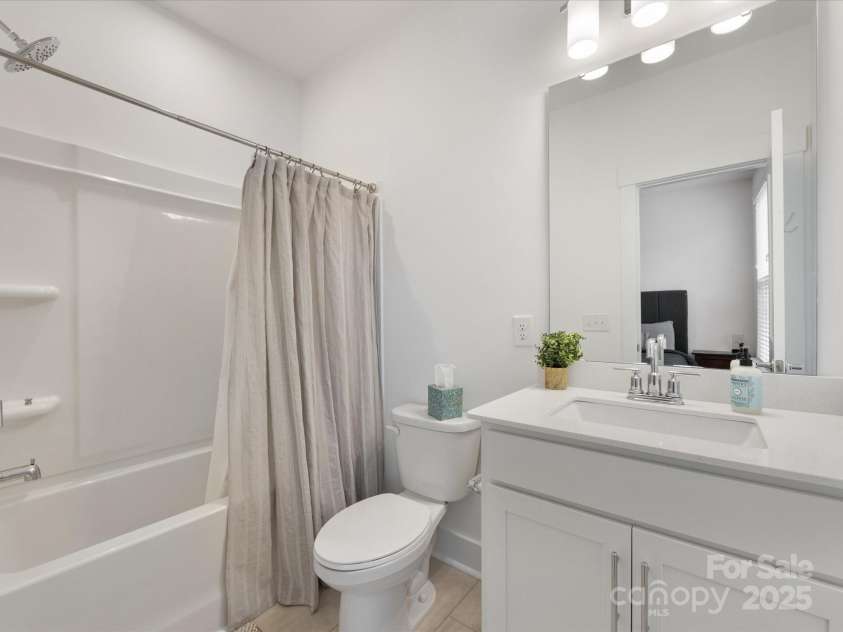 4027 Capital Ridge Court, Charlotte, NC 28205.  MLS# CAR4213738, YatesRealty ID 2018. 