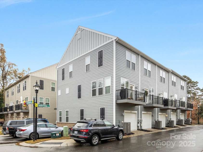 4027 Capital Ridge Court, Charlotte, NC 28205.  MLS# CAR4213738, YatesRealty ID 2018. 